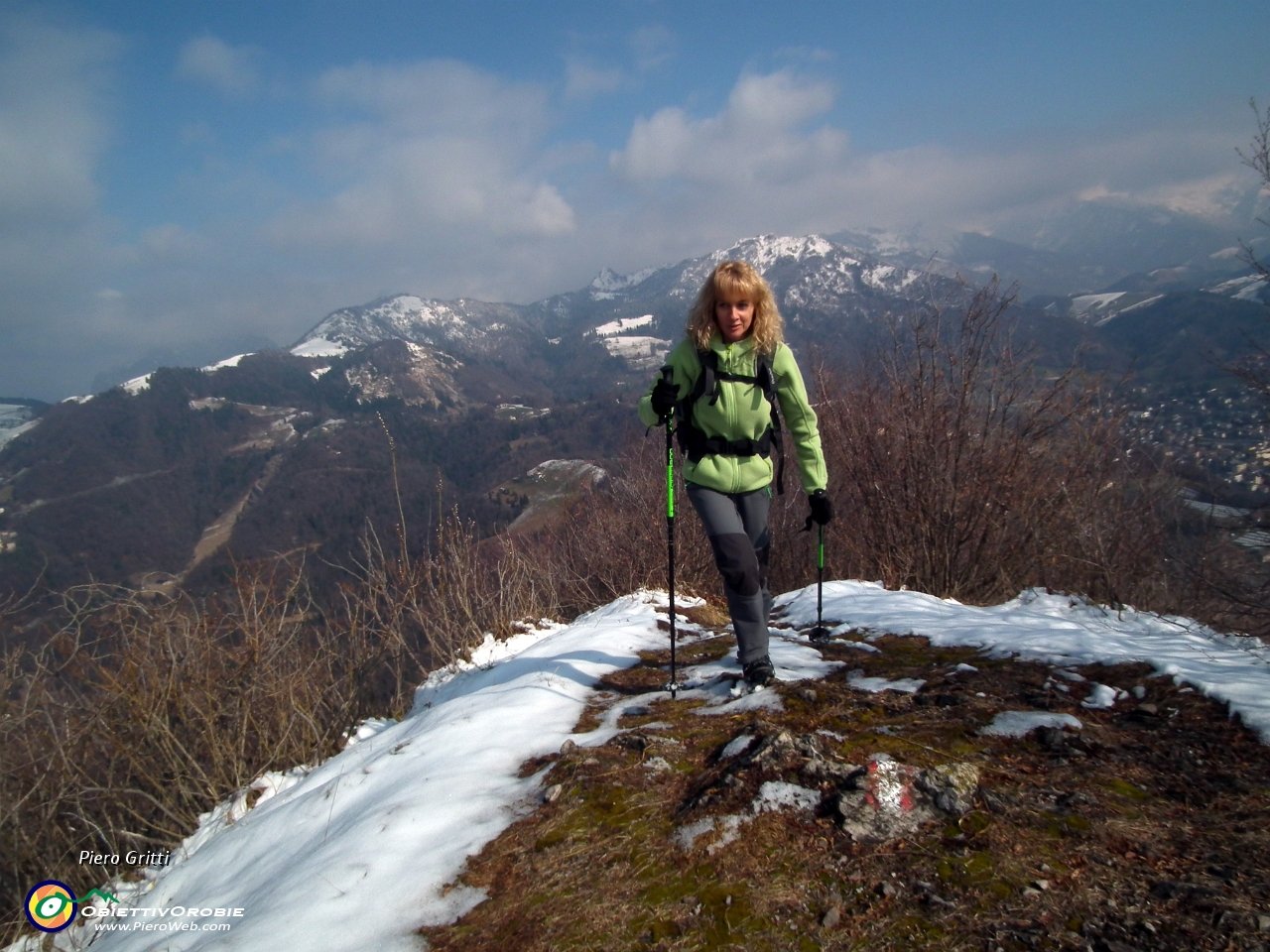 28 e siamo sullo Zucchin (1206 m.)....JPG